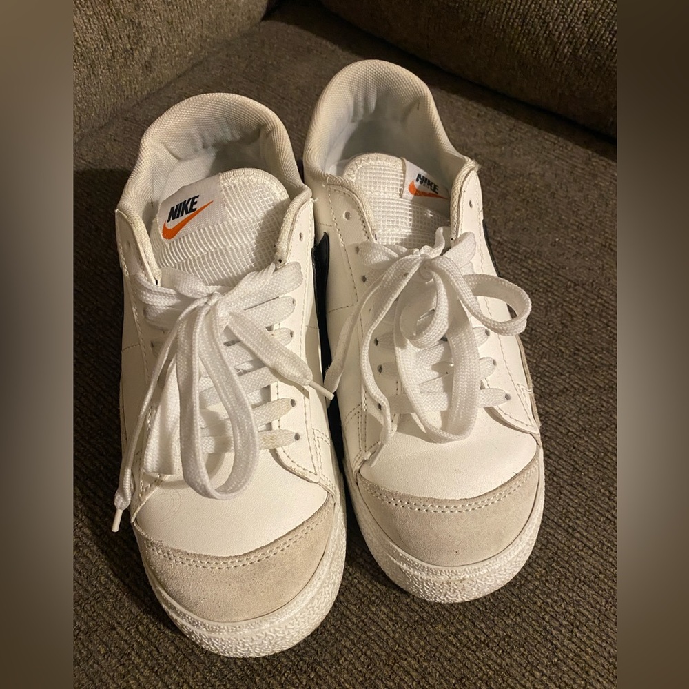 Women’s Nike shoes